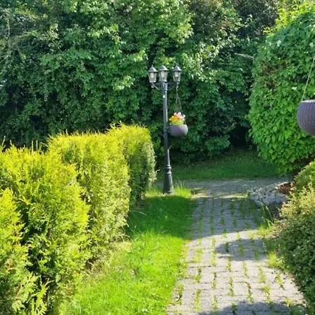 Cheerful 3 Bedroom With Hot Tub Hotell