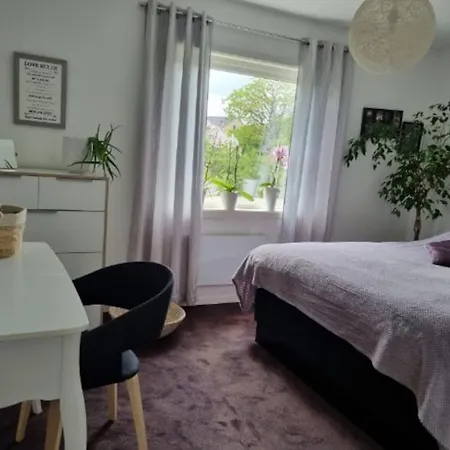 Cheerful 3 Bedroom With Hot Tub Hotell 4*