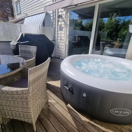 Cheerful 3 Bedroom With Hot Tub Hotell Stavanger